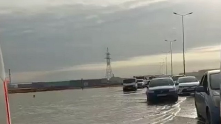 Lökbatanda yolu su basmasının səbəbi açıqlandı - VİDEO (YENİLƏNİB)