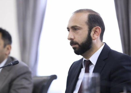 Mirzoyan Çavuşoğlu ilə görüşmək istəyir