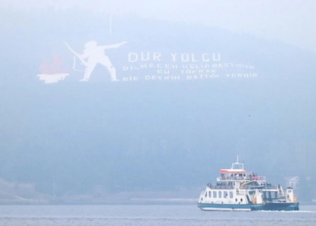Çanaqqala boğazı hər iki istiqamətdə bağlandı
