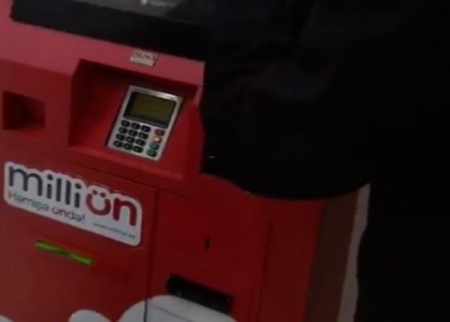 Ödəmə terminalını sındırıb pul oğurladı
