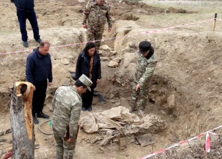 İşğaldan azad olunmuş ərazilərdə kütləvi məzarlıqlar aşkarlandı - FOTO