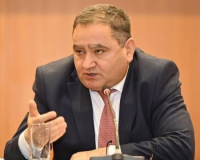 Əqrəba Universiteti, yoxsa "Kaspi" - Deputat Etibar Əliyev univetsitetin təfəkkürünün feodallıqdan irəli getmədiyini bildirir