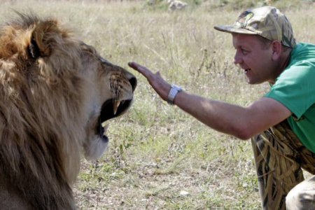 Rusiya zooparkının sahibi Xersondan heyvanları qaçırıb – Ukrayna