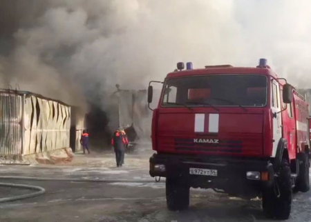 Moskvanın ən böyük bazarlarından birində yanğın başlayıb