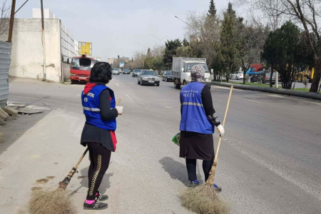 Bakıda DƏHŞƏT: "Prius" hamilə süpürgəçini vurub öldürdü