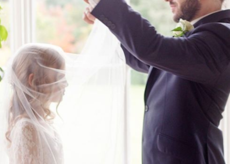 Bakıda 14 yaşlı ana ƏRƏ VERİLİR - 1 yaşında körpəsi də var... Bakıda 14 yaşlı ana ƏRƏ VERİLİR - 1 yaşında körpəsi də var...