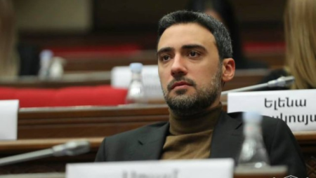 Ermənistanda deputat mandatından imtina etdi