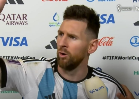 Messi niderlandlı futbolçunu təhqir etdi