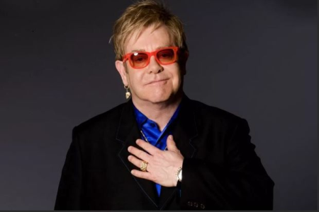 Elton Con “Twitter”dən gedir