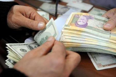 Tualet kağızının rulonu İran rialından bahadır