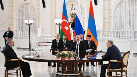 Putin Əliyev və Paşinyanla üçtərəfli görüş keçirib