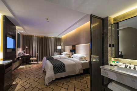 Azərbaycanda türkiyəli iş adamını hoteldə soydular