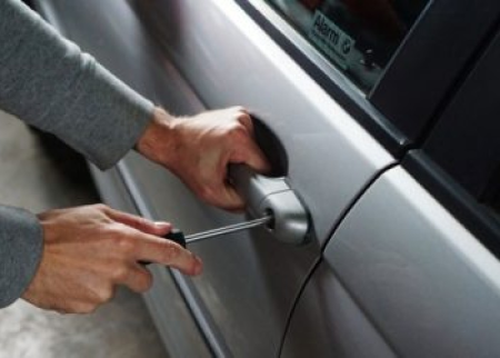Avtovağzalda avtobus tapmadı, maşın qaçırdı