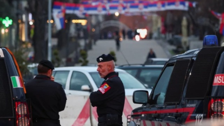 Vuçiç serblərdən barrikadaları yığışdırmalarını istədi