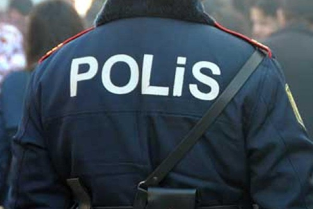 Gədəbəydə polis ehtiyatsızlıqdan özünü güllələdi