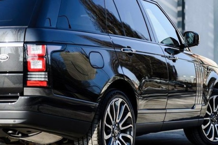 “Range Rover”dən 6 min manat oğurlandı