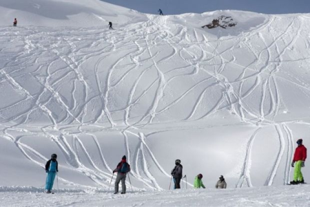 Elbrusda faciə: Toqquşan xizəkçilərdən biri öldü