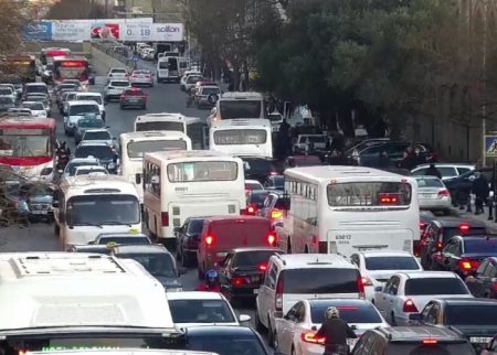 Bakıda sıxlıq olan yollar - SİYAHI