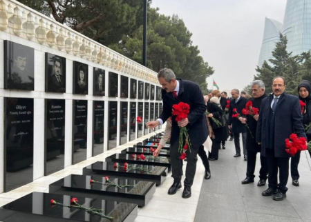 Türkiyəli nazir Azərbaycana gəldi