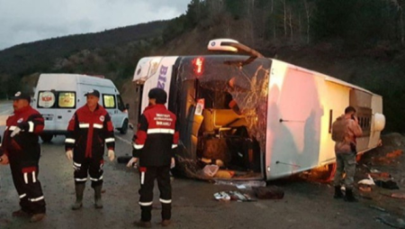 Türkiyədə avtobus aşdı: Ölən və yaralananlar var