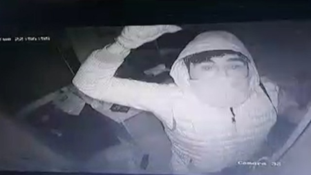 Bakıda marketdən oğurluq anı