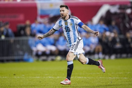 Messi Cənubi Amerikanın ən yaxşı oyunçusu seçildi