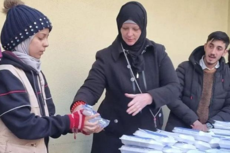 İngilis yazıçı Loren But Qaziantepdəki yardım işlərinə qoşulub