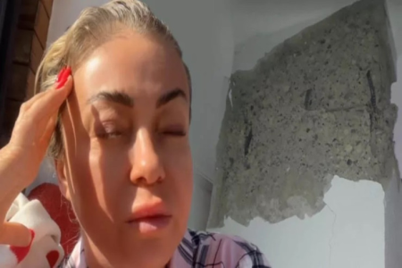 Evi sökülən müğənni: “Xatirələrim məhv olmaq üzrədir”