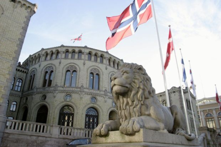Norveç Ukraynaya milyardlarla dollarlıq yardım edəcək