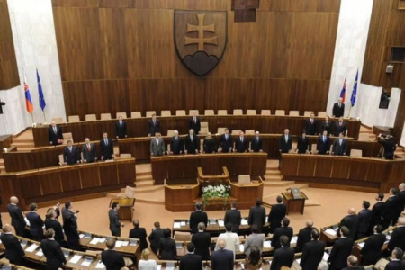Slovakiya parlamenti Rusiyanı terrorizmin sponsoru kimi tanıdı