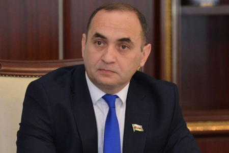 Tələbələrə təyyarə biletinin qiymətində güzəşt olunsun - TƏKLİF