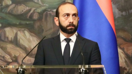 Mirzoyan Hindistana gedir