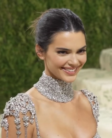 Kendall Jenner məşhur brendin REKLAMINDA