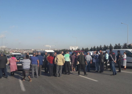 Saatlıda bir qrup şəxs yolu bağlamağa cəhd etdi - DİN-dən AÇIQLAMA Saatlıda bir qrup şəxs yolu bağlamağa cəhd etdi - DİN-dən AÇIQLAMA