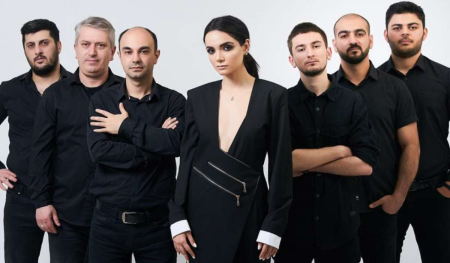 Sosial şəbəkədə viral olan qrup danışdı