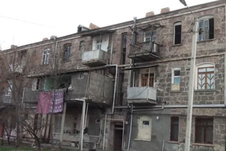 Ağstafada yaşayış binası qəzalı vəziyyətdədir