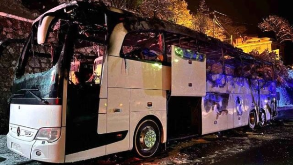 Türkiyədə polisləri daşıyan avtobus YANDI