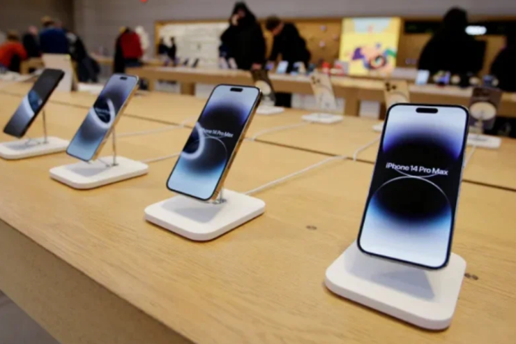 İki kişi 500 min dollarlıq iPhone oğurladı