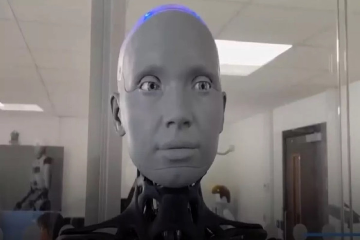 Dünyanın ən inkişaf etmiş insanabənzər robotu nələr bilir?