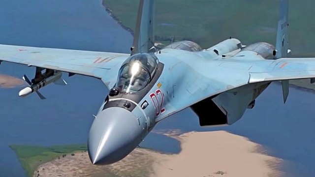 Rusiyanın Su-35S qırıcı təyyarələri İrana eniş etdi