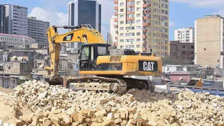 Bakının bu ünvanında söküntü - 170 ailəyə pul kartlara oturdulacaq