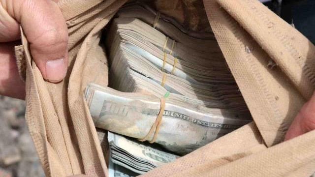 Kahramanmaraşda dağıntılar altından 57 min dollar tapıldı