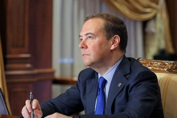 Medvedev G7-yə Ukrayna dilində cavab verdi