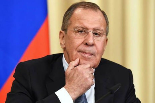 Lavrov taxıl sazişi ilə bağlı sual verən qadın jurnalistin geyimini təriflədi