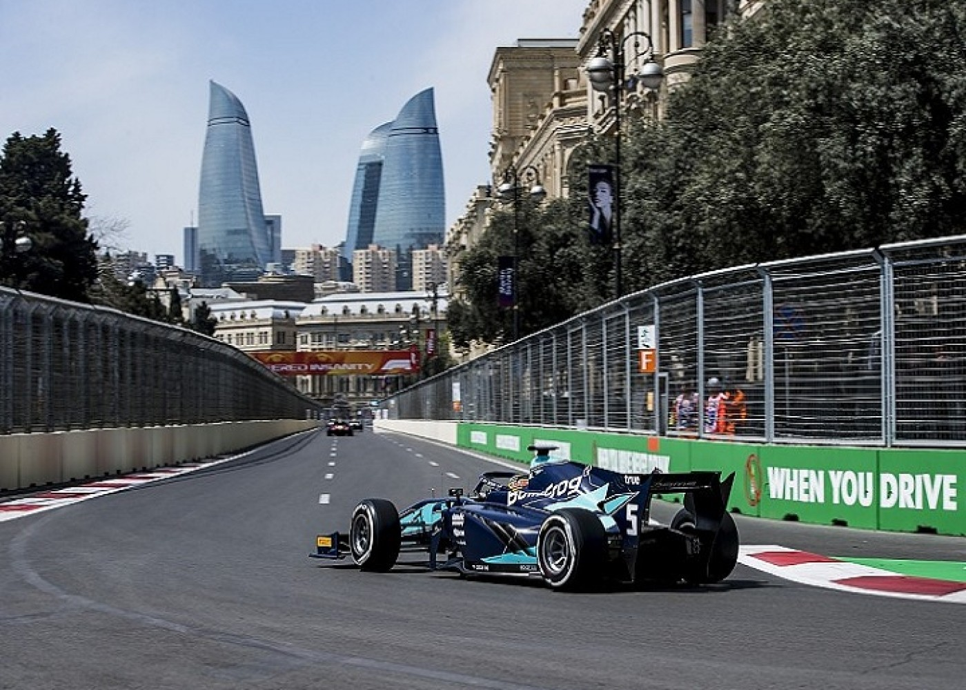 Bakıda "Formula-1"ə görə bağlanan yollar açıldı