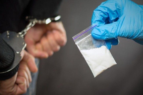 Bakıda sürücüdən heroin götürüldü