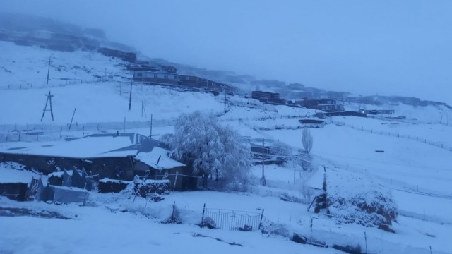 Şahdağ, Xınalıq və Qrıza qar yağıb - FAKTİKİ HAVA