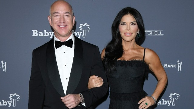 Ceff Bezos 500 milyon dollarlıq superyaxta səyahətə çıxdı