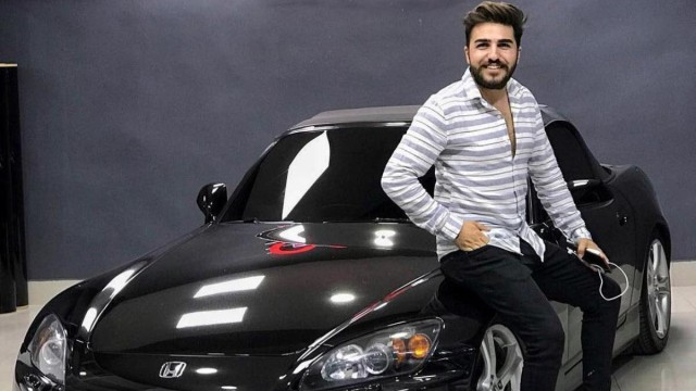 14 milyonluq "Ferrari" ilə qəzaya düşdü