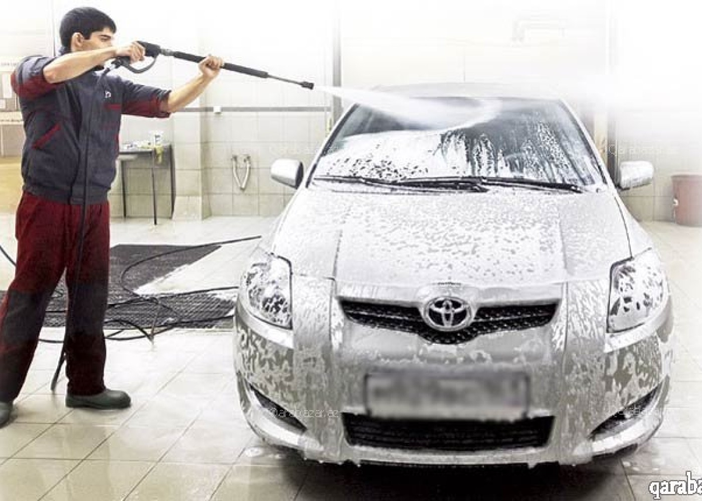 Bakıda "moyka"dan maşın oğurlandı